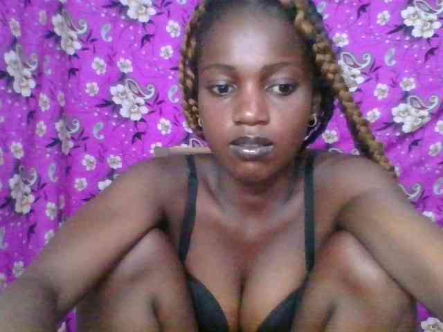 LovelyBlackGirl webcam