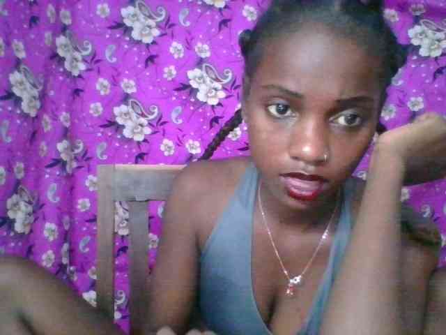 LovelyBlackGirl webcam
