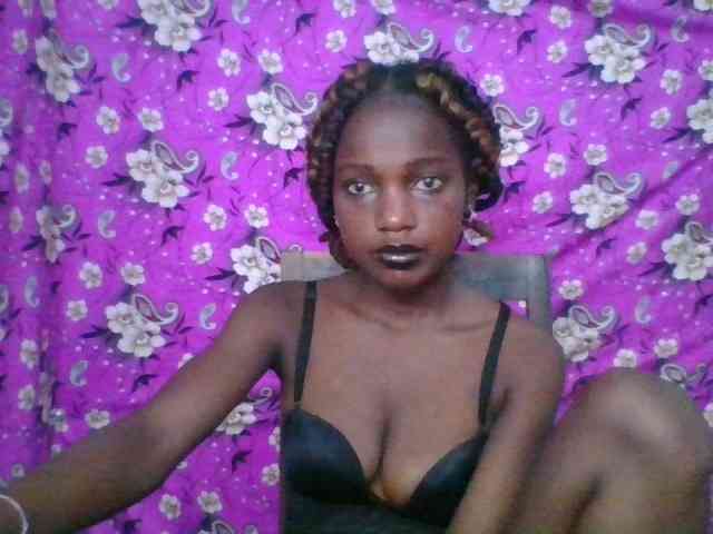 LovelyBlackGirl webcam