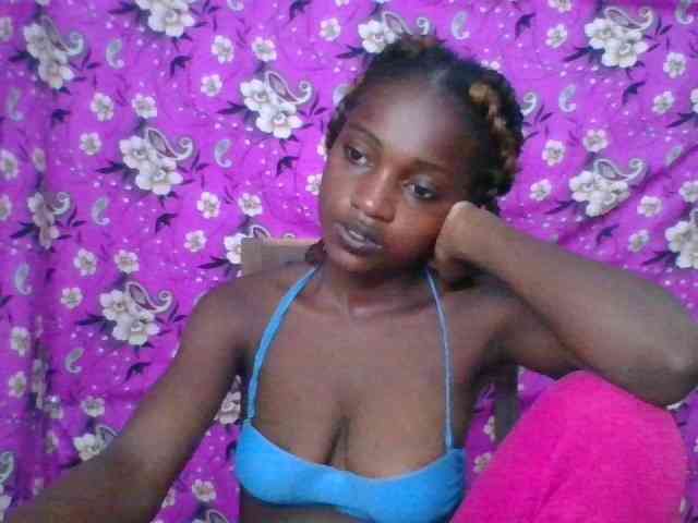 LovelyBlackGirl webcam