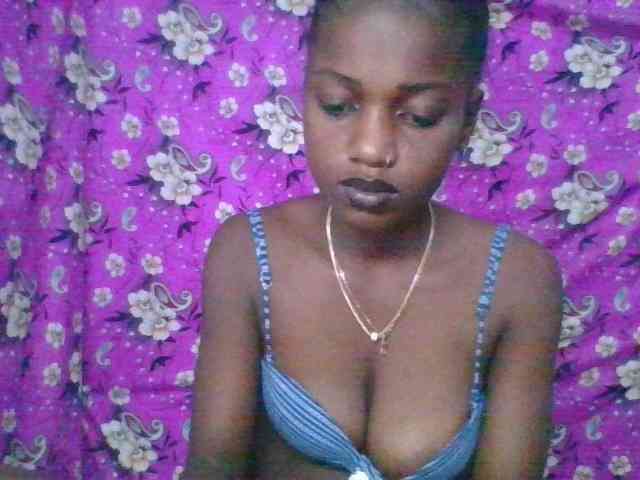 LovelyBlackGirl webcam