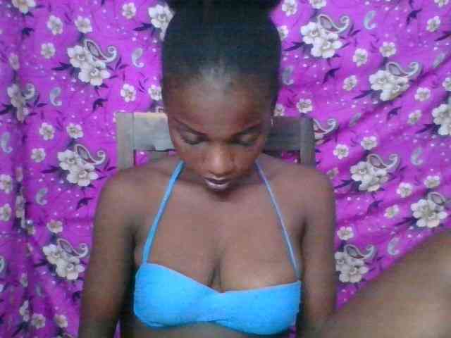 LovelyBlackGirl webcam