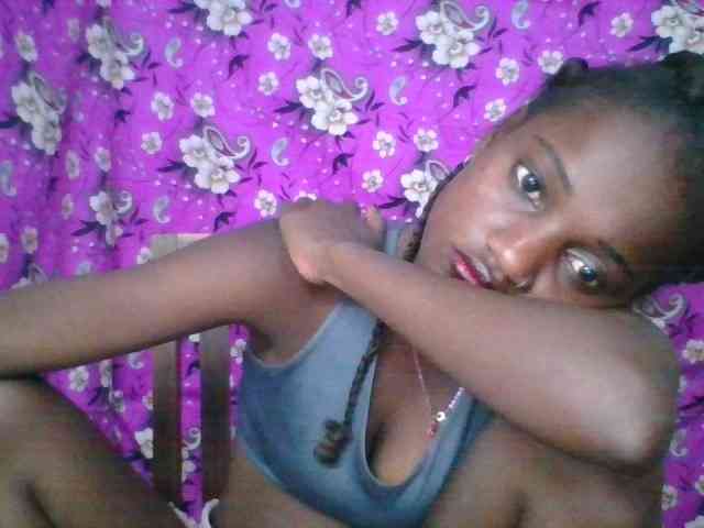 LovelyBlackGirl webcam