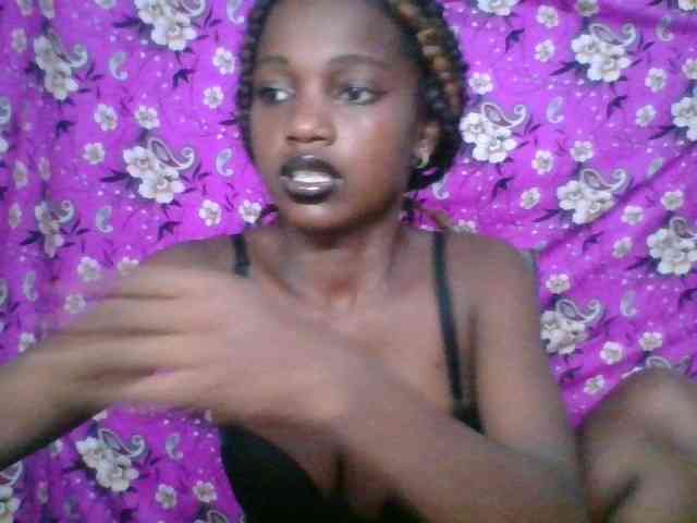 LovelyBlackGirl webcam