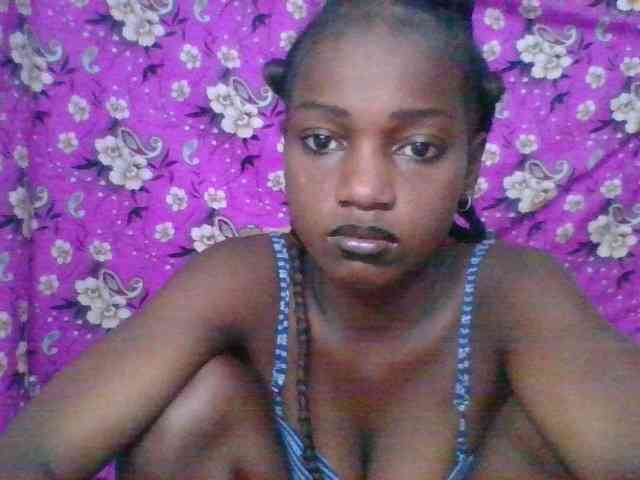 LovelyBlackGirl webcam