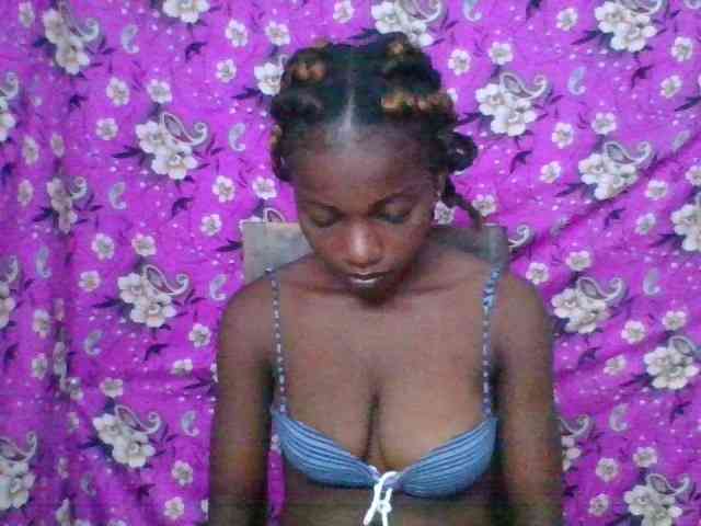 LovelyBlackGirl webcam