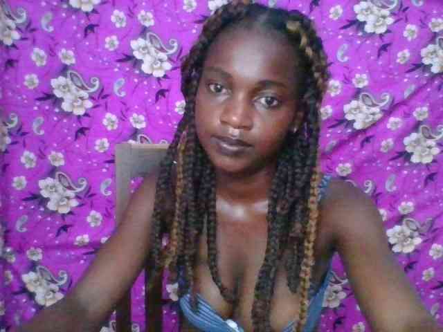 LovelyBlackGirl webcam