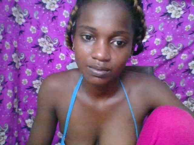 LovelyBlackGirl webcam