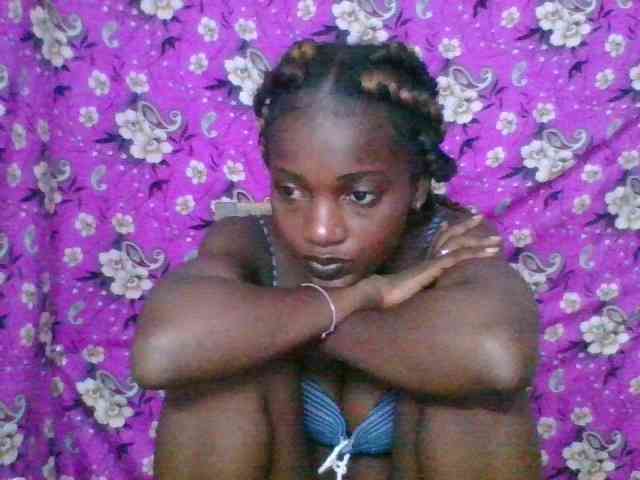 LovelyBlackGirl webcam