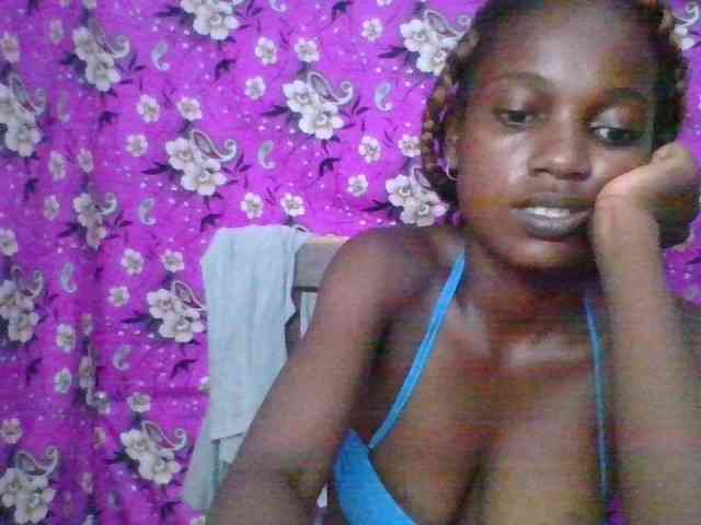 LovelyBlackGirl webcam