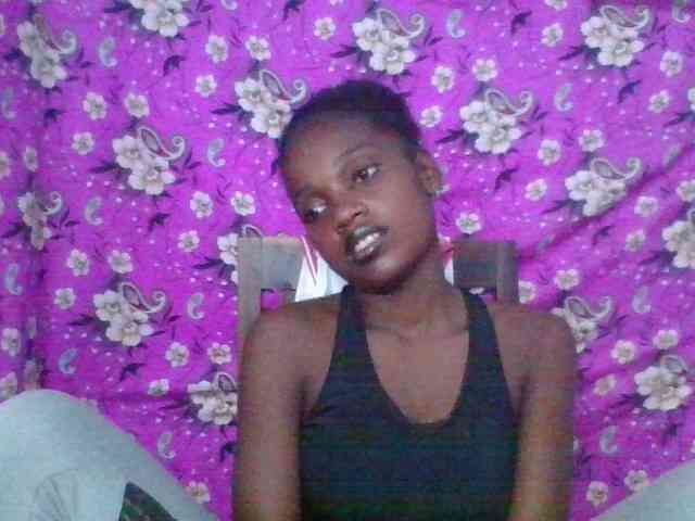 LovelyBlackGirl webcam