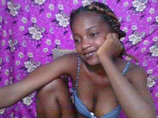 LovelyBlackGirl webcam