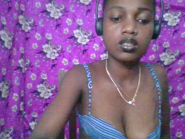 LovelyBlackGirl webcam
