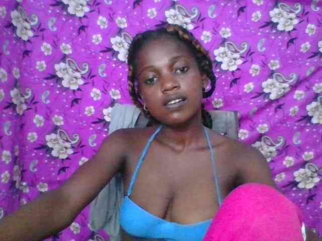 LovelyBlackGirl webcam