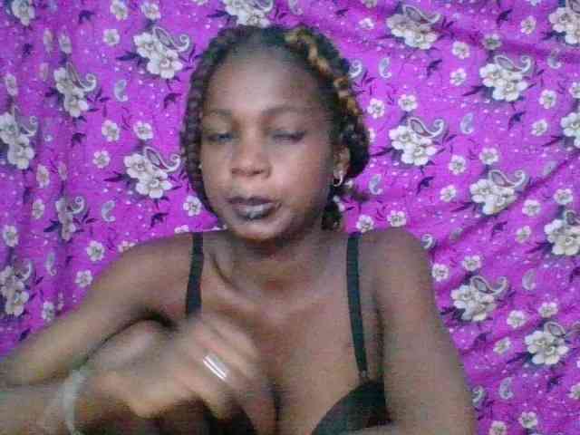 LovelyBlackGirl webcam