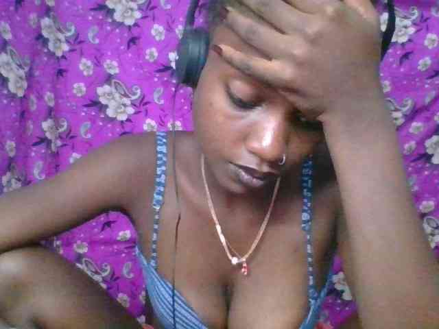 LovelyBlackGirl webcam