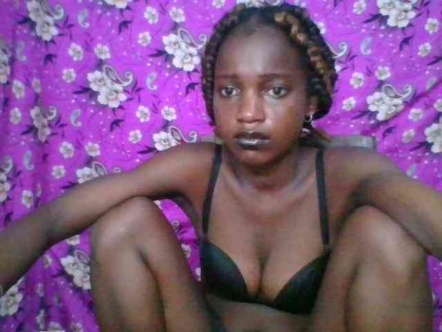 LovelyBlackGirl webcam