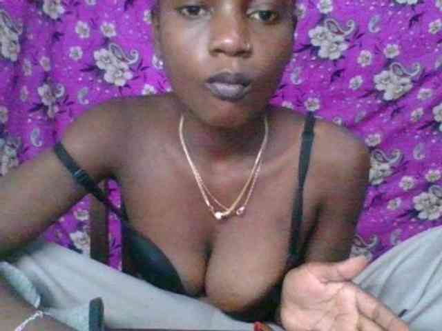 LovelyBlackGirl webcam