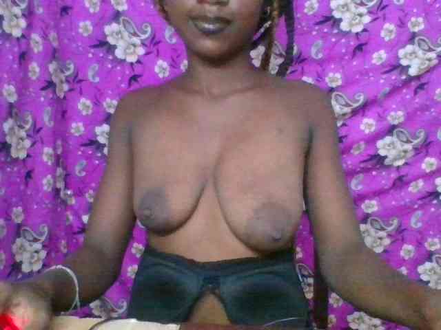 LovelyBlackGirl webcam