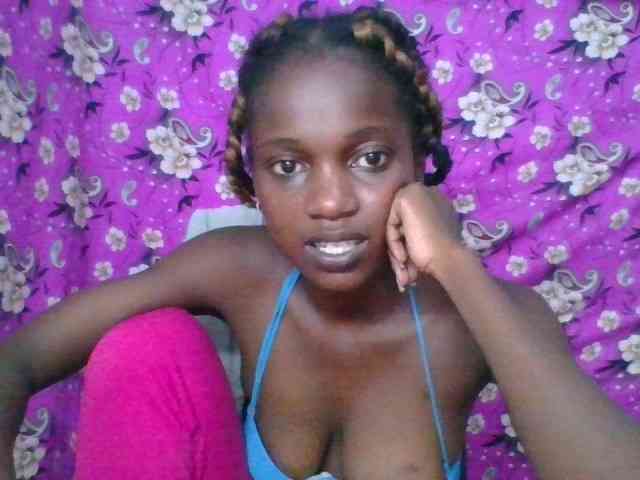 LovelyBlackGirl webcam