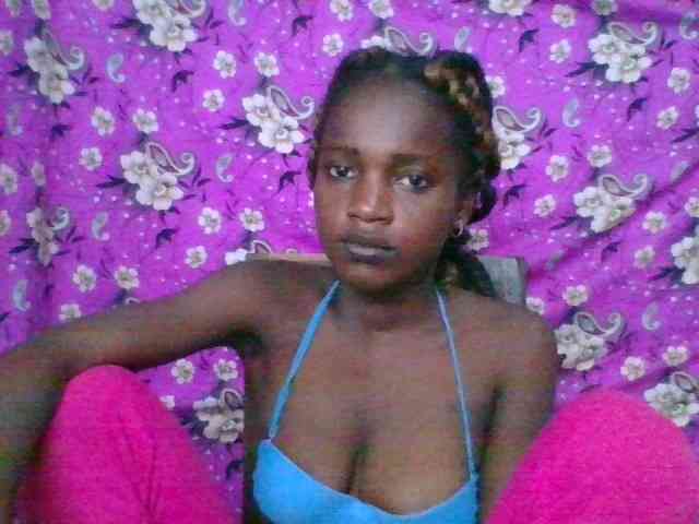 LovelyBlackGirl webcam