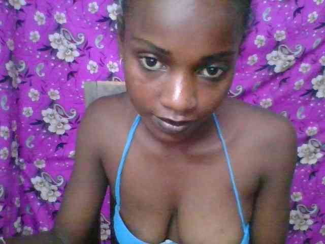 LovelyBlackGirl webcam