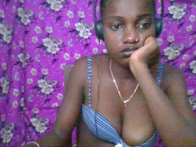 LovelyBlackGirl webcam
