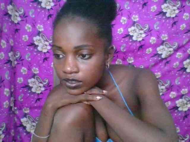 LovelyBlackGirl webcam