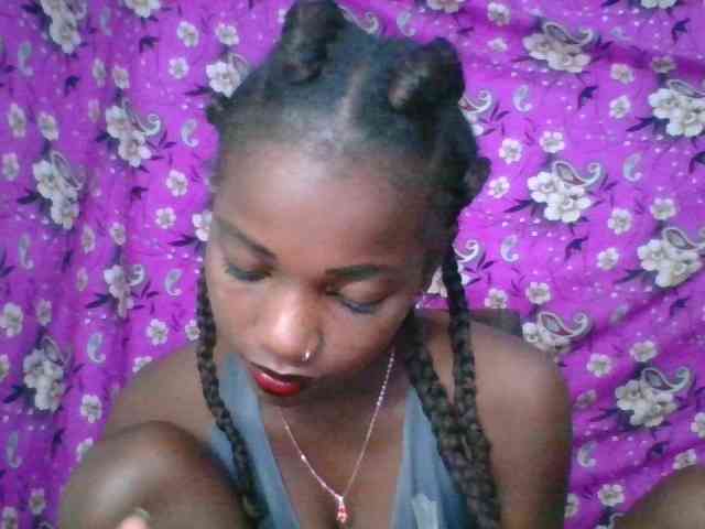 LovelyBlackGirl webcam