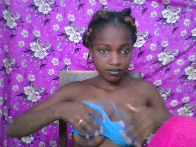 LovelyBlackGirl webcam