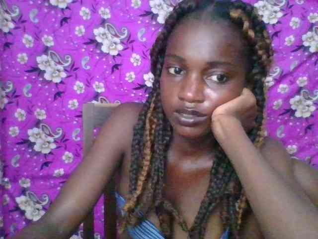 LovelyBlackGirl webcam