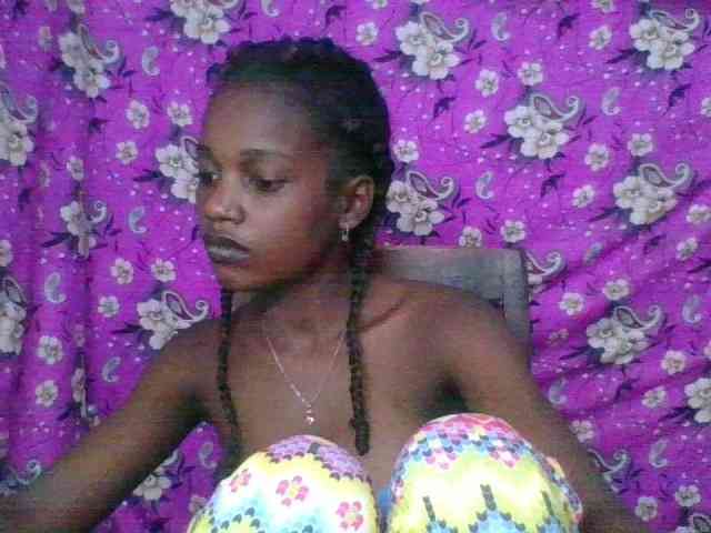 LovelyBlackGirl webcam
