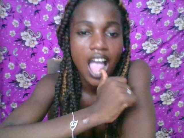 LovelyBlackGirl webcam