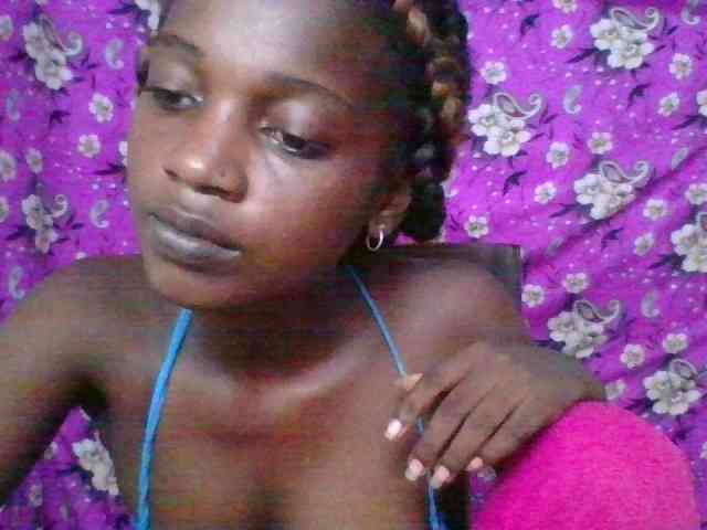 LovelyBlackGirl webcam