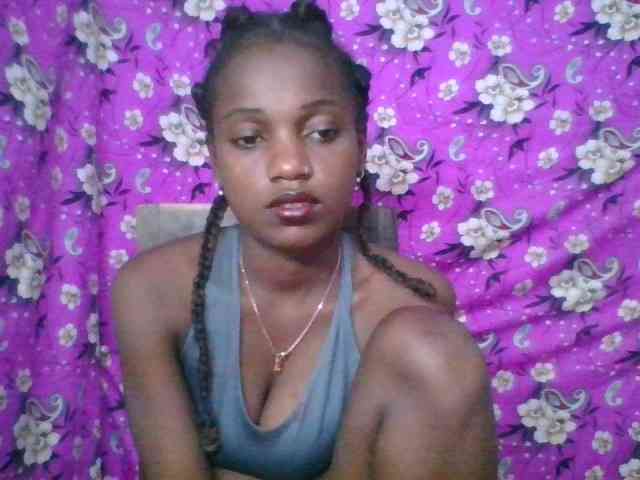 LovelyBlackGirl webcam