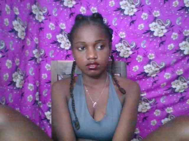 LovelyBlackGirl webcam
