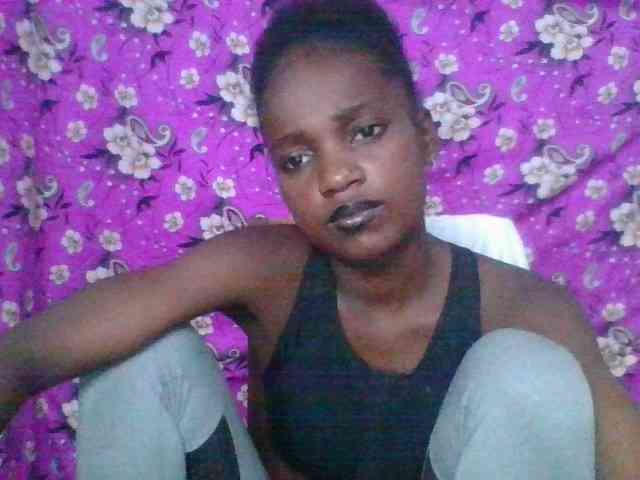 LovelyBlackGirl webcam