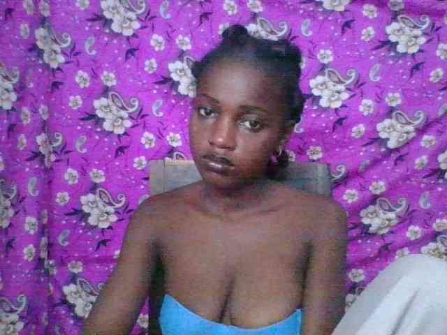 LovelyBlackGirl webcam