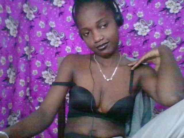 LovelyBlackGirl webcam