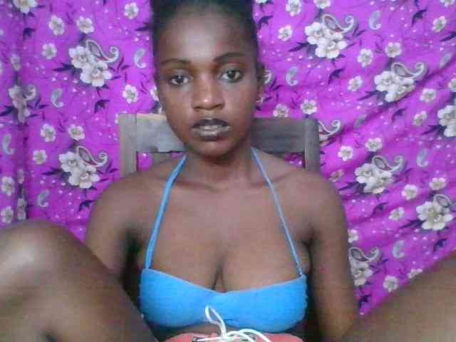 LovelyBlackGirl webcam