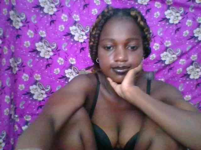 LovelyBlackGirl webcam