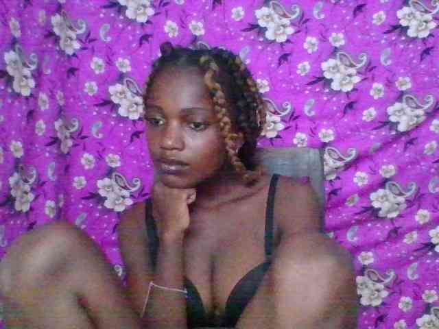 LovelyBlackGirl webcam