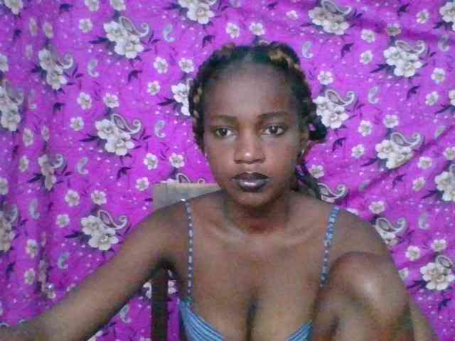 LovelyBlackGirl webcam