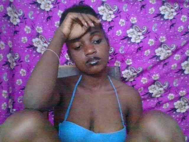 LovelyBlackGirl webcam