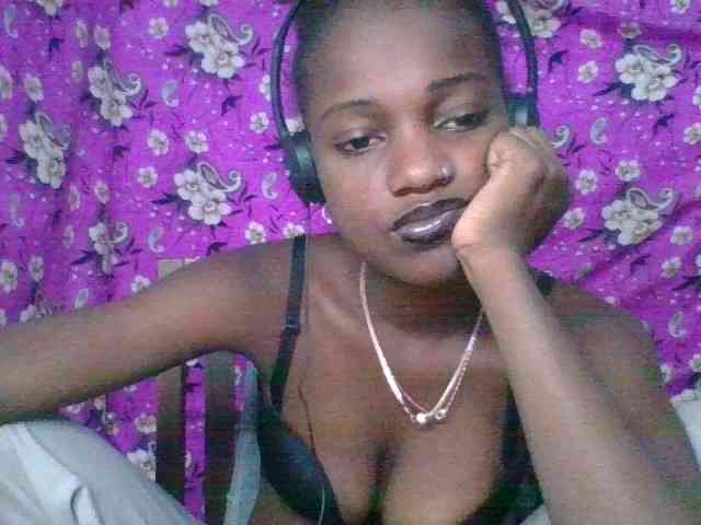LovelyBlackGirl webcam