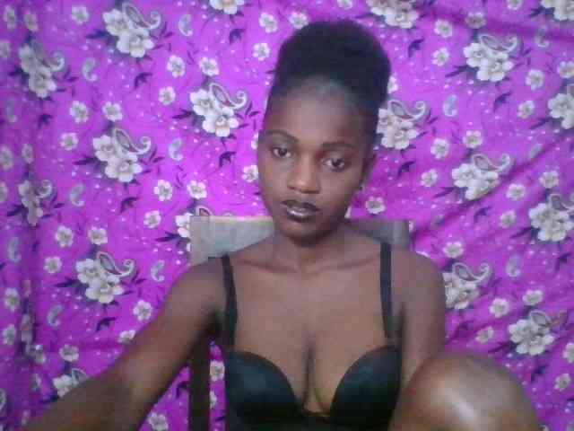 LovelyBlackGirl webcam