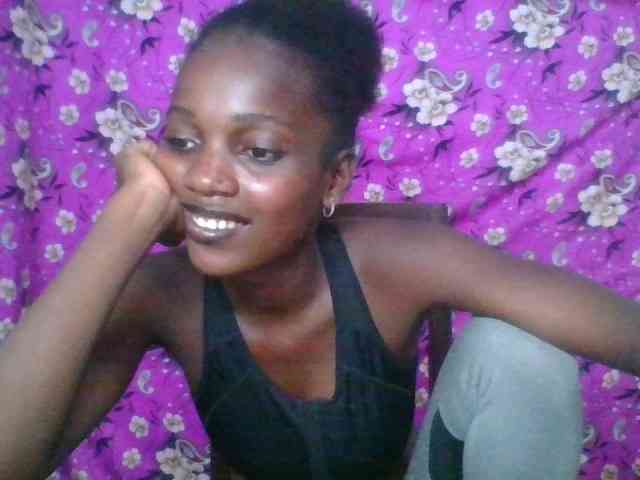 LovelyBlackGirl webcam