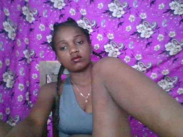 LovelyBlackGirl webcam