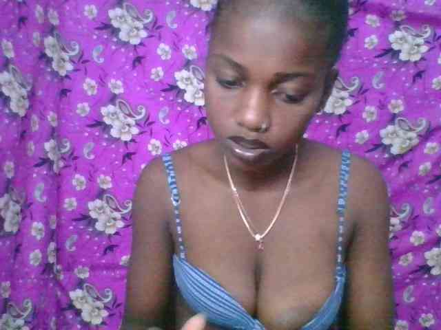 LovelyBlackGirl webcam