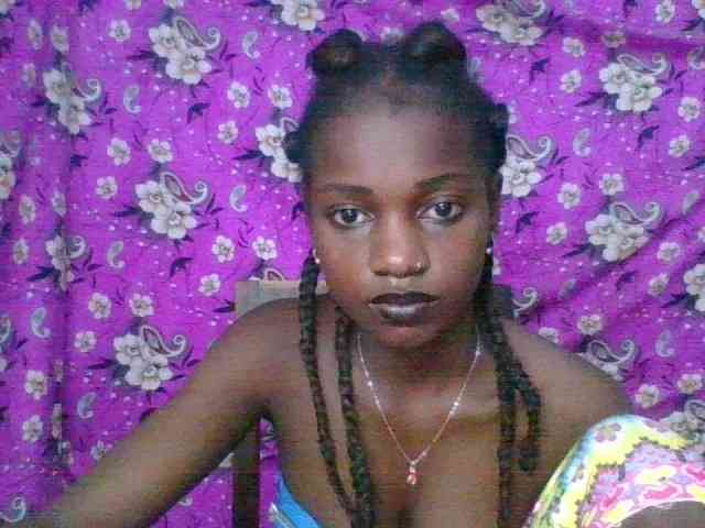 LovelyBlackGirl webcam